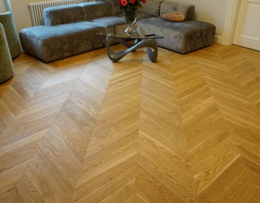 two layer oak chevron 12x100x595 mm premium + clear hardwax